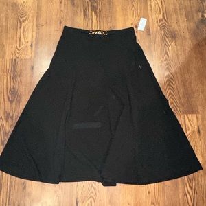 Roz & Ali black A-line Black skirt with gold chain